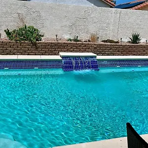  Villa Amazing Heated Pool And Private Hot Tub 3br In Heart Of Lv
